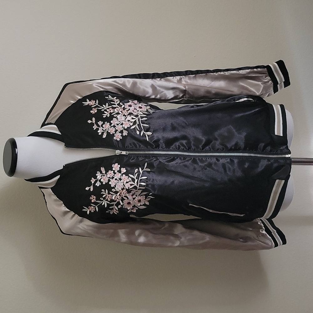 NWT Embroidered blossom jacket